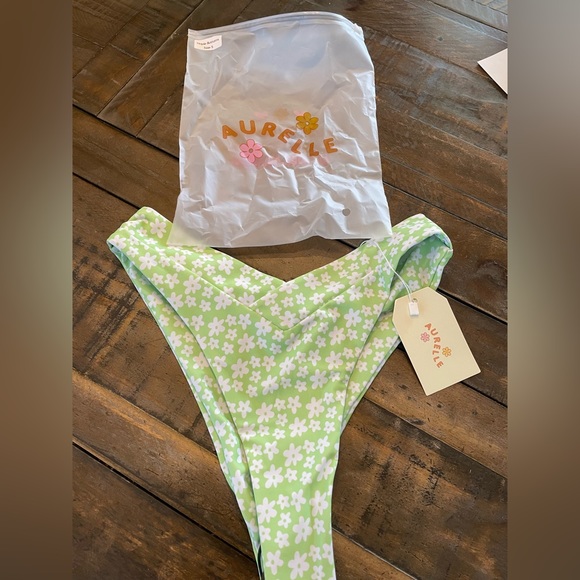 Aurelle Hopie Swim Bottoms in high cut - Picture 3 of 5